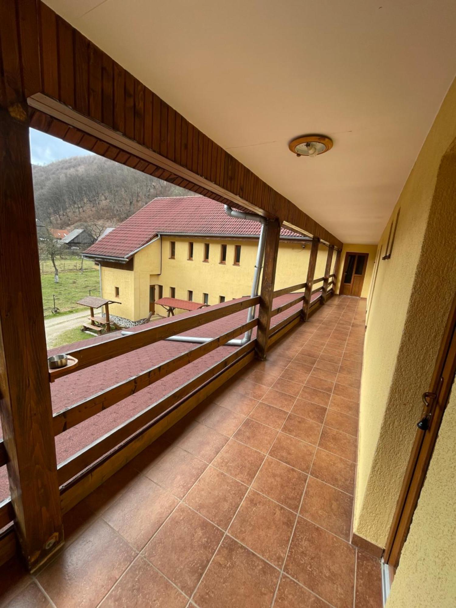 Green Mountain Resort Scrind-Frasinet Exterior photo